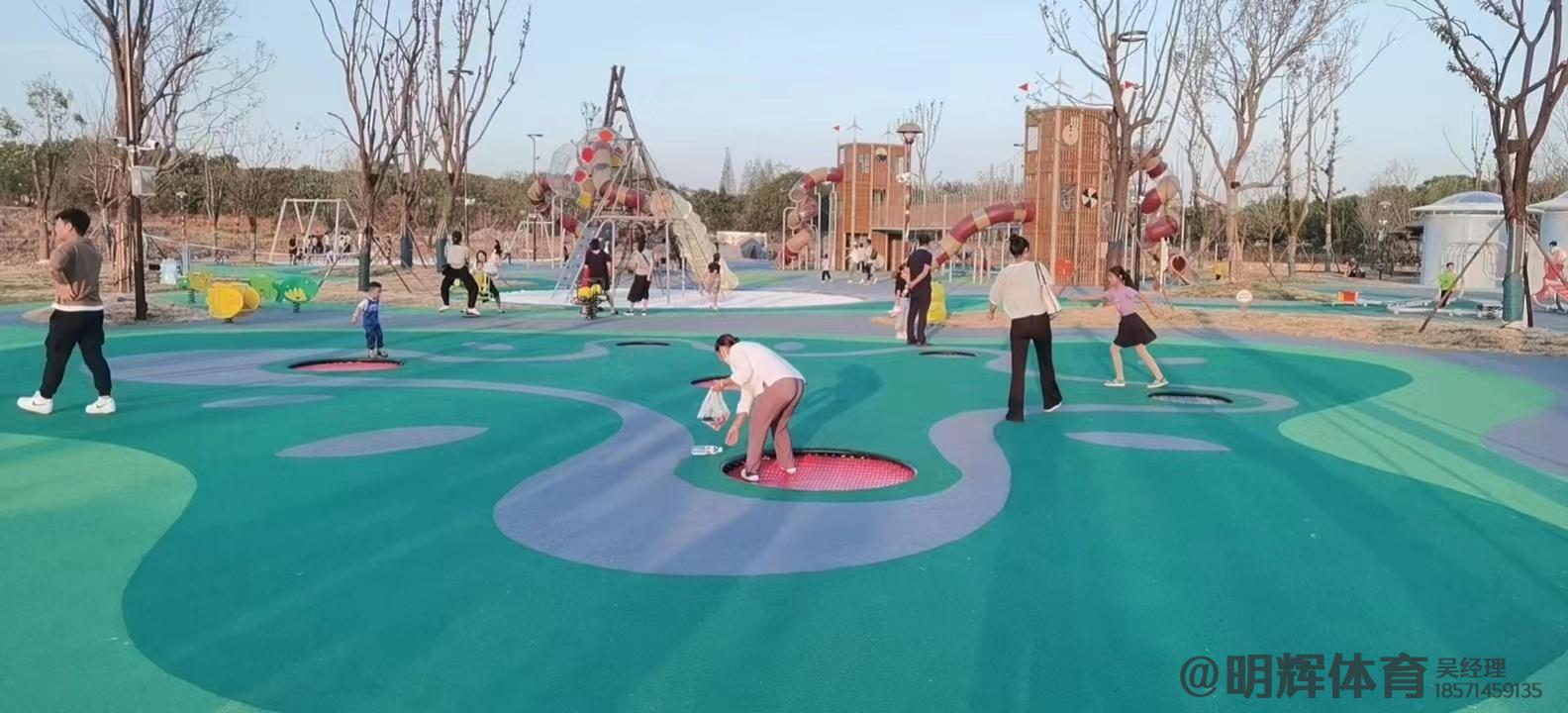 那曲公园跑道是用什么材料做成的